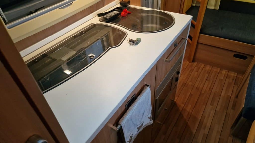 Knaus sudwind KWE cocina