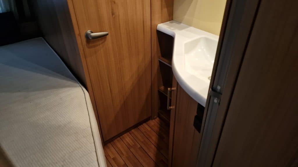 Knaus sudwind KWE baño